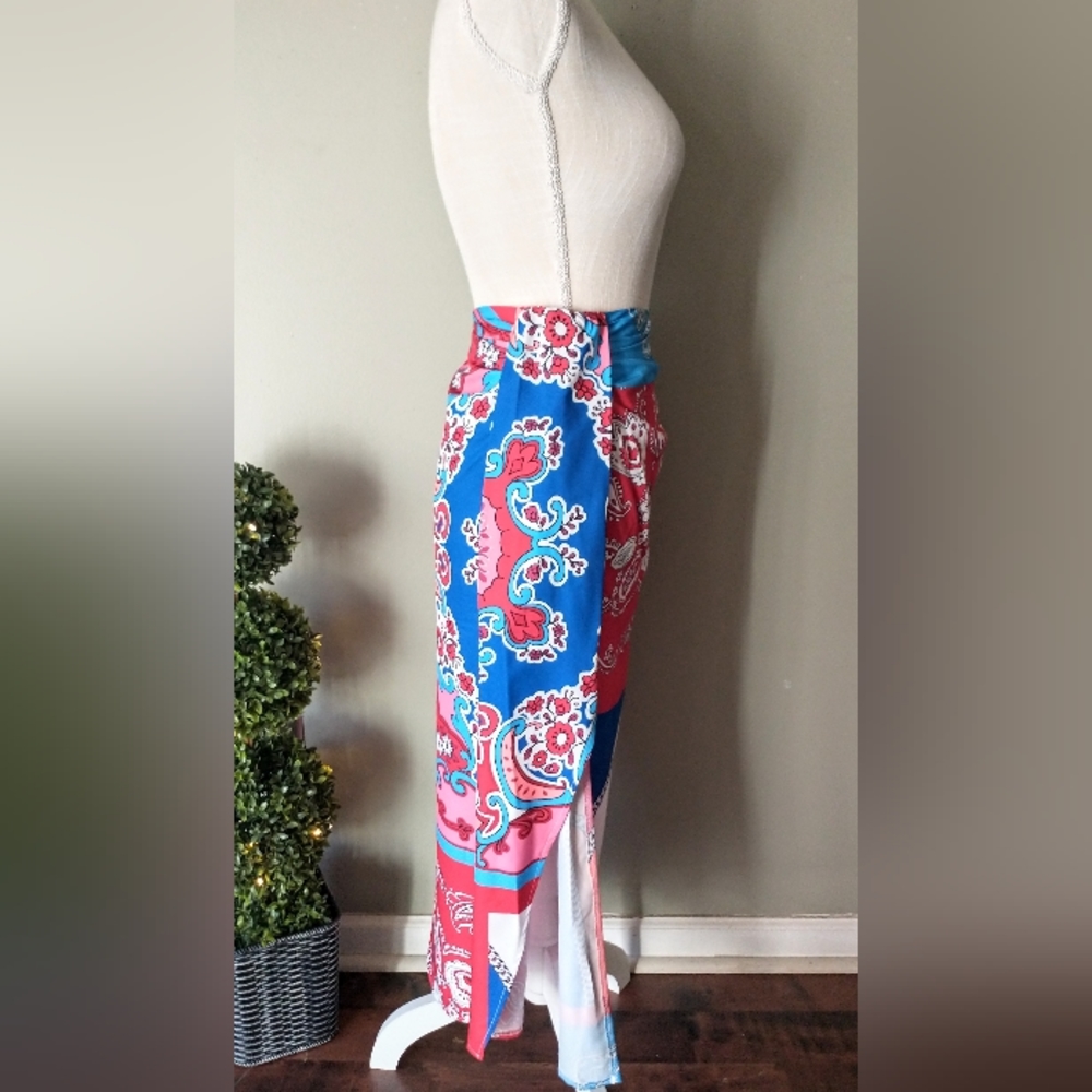 Bandana Print, Silky Touch, Full Side Split Skirt - SHEIN M - Picture 4 of 9